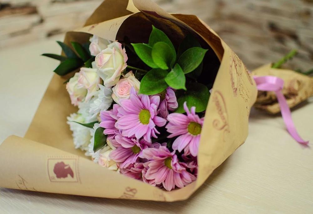 Букет цветов из: Розы и Хризантемы в Пыть-Яхе