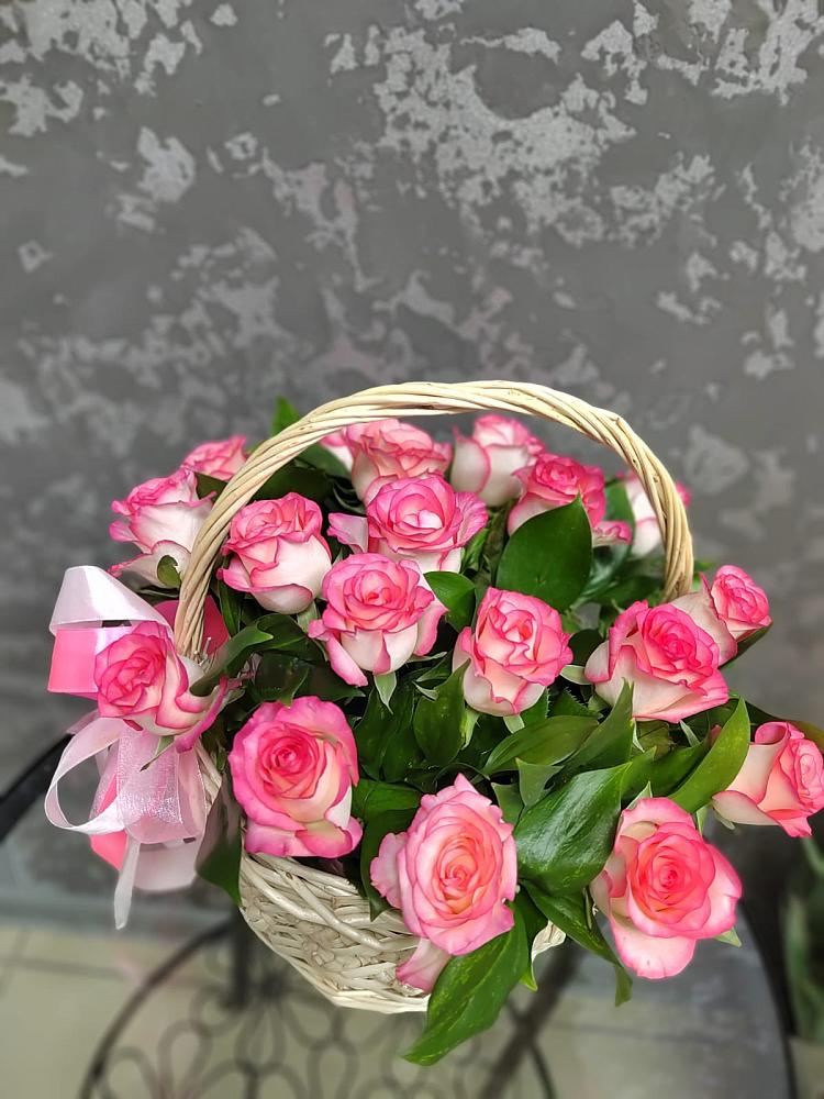 Цветочная композиция из Розы в корзине в Пыть-Яхе