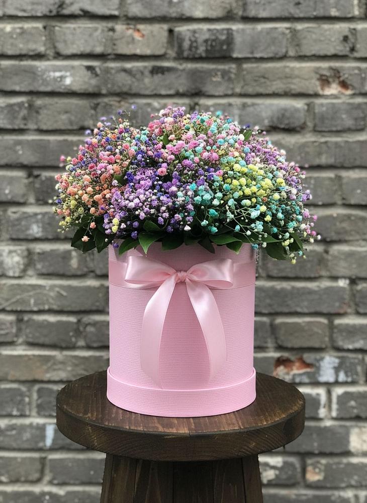 Цветочная композиция из Гипсофила и Розы в шляпной коробке в Пыть-Яхе