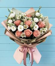 Букет цветов из:  Розы, Альстромерии и Лизиантусы в Пыть-Яхе