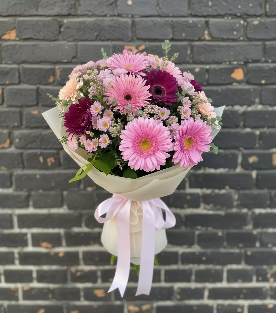 Букет цветов из: Герберы и Хризантемы в Пыть-Яхе