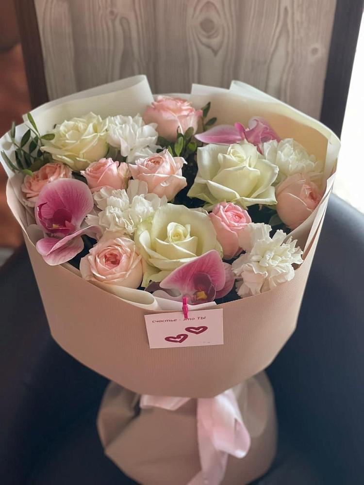 Букет цветов из: Орхидеи, Розы и Гвоздики в Пыть-Яхе