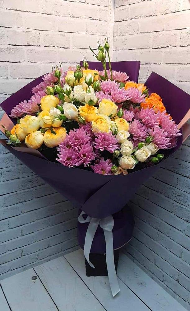 Букет цветов из: Хризантемы и Розы в Пыть-Яхе