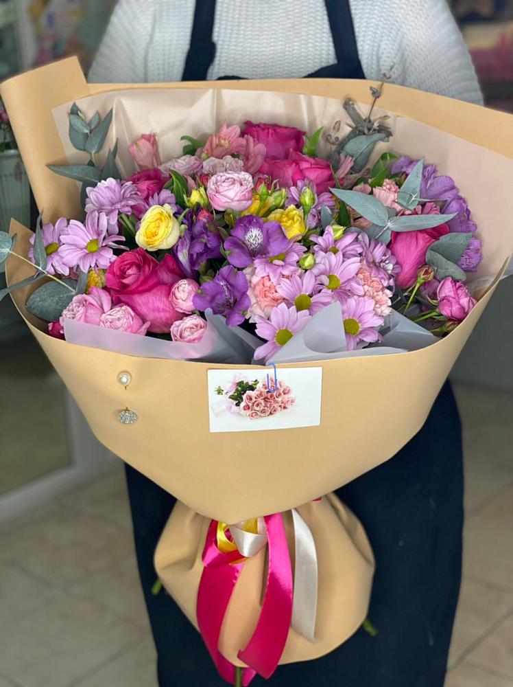 Букет цветов из: Хризантемы, Гвоздики и Альстромерии в Пыть-Яхе