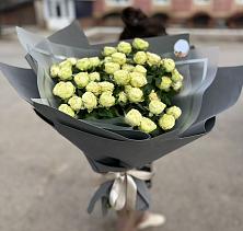 Букет Белые кустовые розы Солинеро в Пыть-Яхе