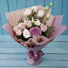 Букет цветов из:  Розы и Лизиантусы в Пыть-Яхе