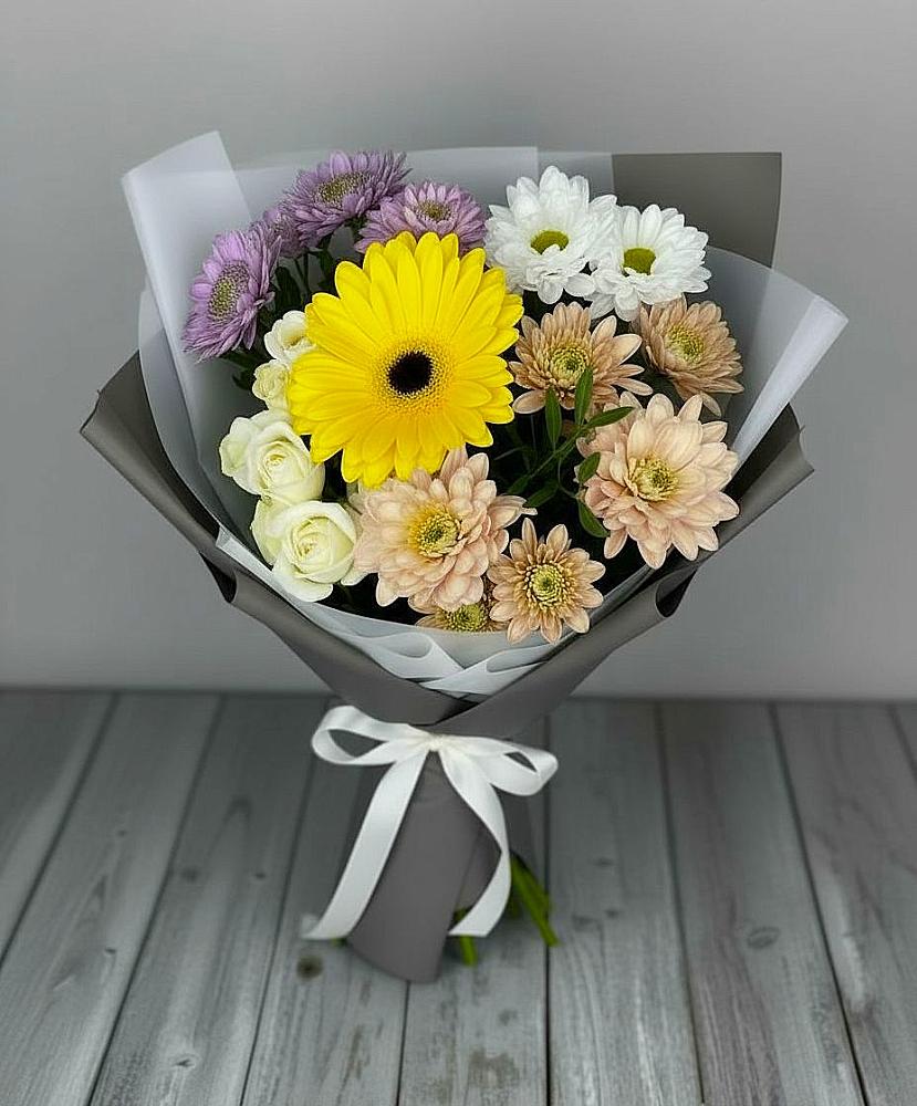 Букет цветов из: Розы, Герберы и Хризантемы в Пыть-Яхе
