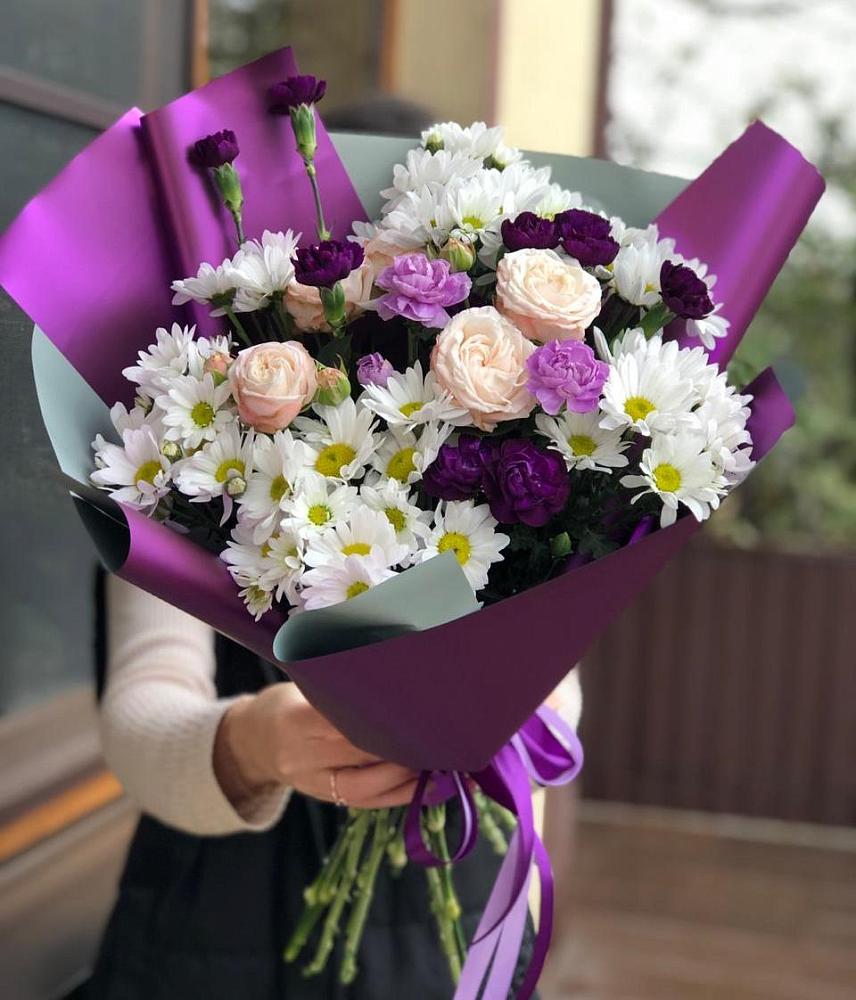 Букет цветов из: Хризантемы, Гвоздики и Розы в Пыть-Яхе