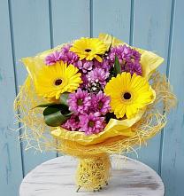 Букет цветов из:  Хризантемы и Герберы в Пыть-Яхе