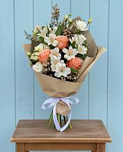 Букет цветов из:  Альстромерии, Лизиантусы, Розы и Хризантемы #REPLACE_PRED# Пыть-Яхе