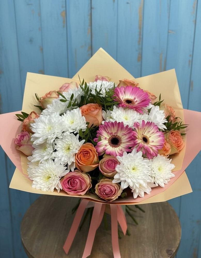 Букет цветов из: Розы, Герберы и Хризантемы в Пыть-Яхе