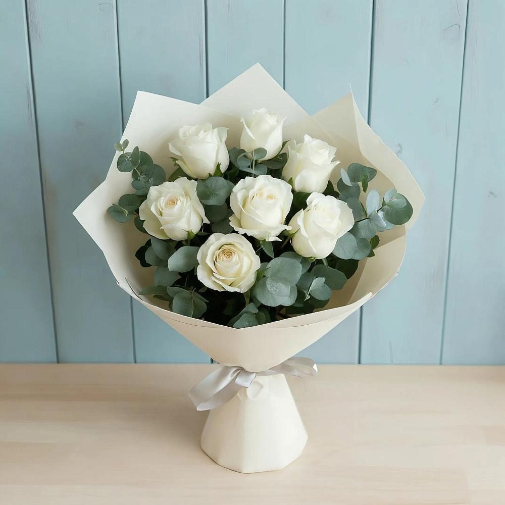Букет Белые розы в Эвкалипте в Пыть-Яхе