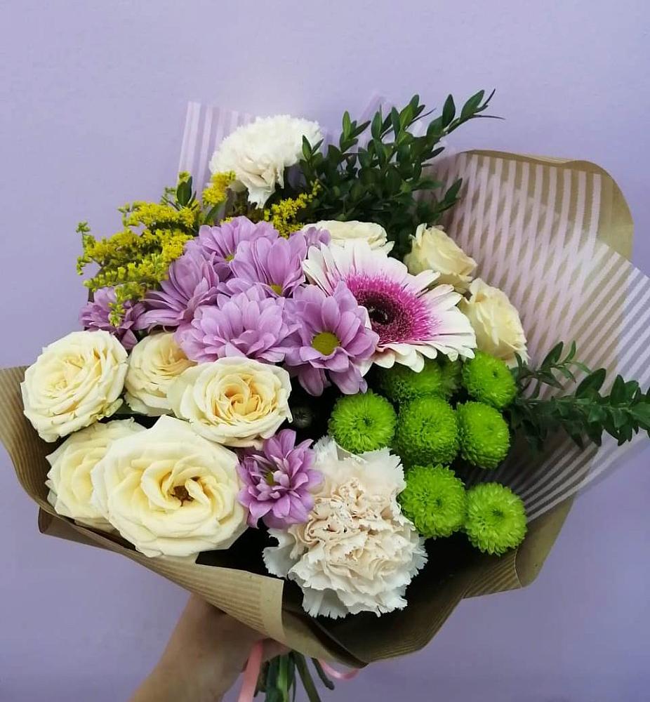 Букет цветов из: Хризантемы, Розы, Гвоздики и Герберы в Пыть-Яхе