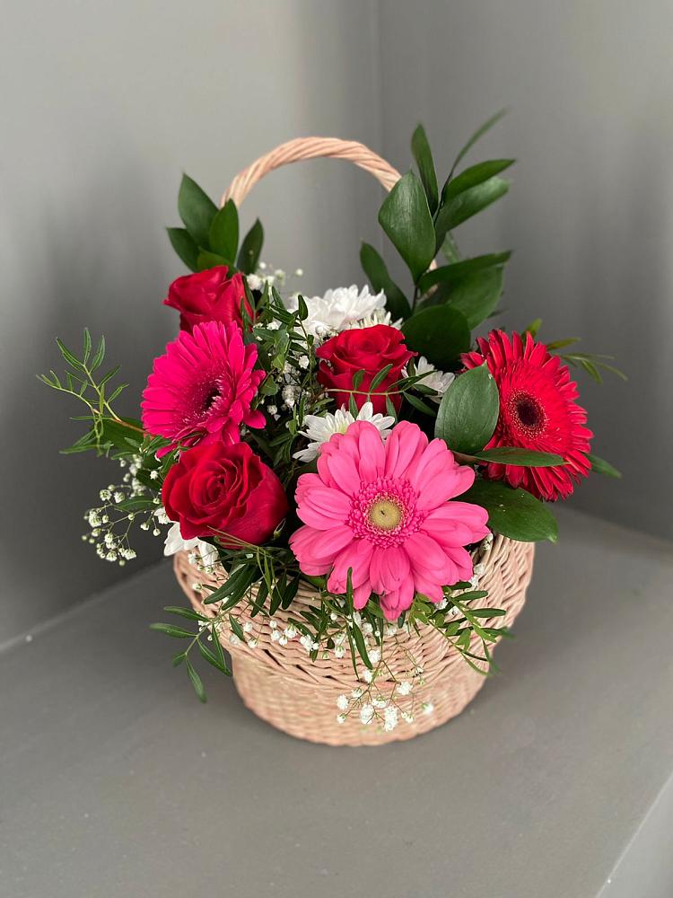 Цветочная композиция из Розы, Хризантемы и Герберы в корзине в Пыть-Яхе