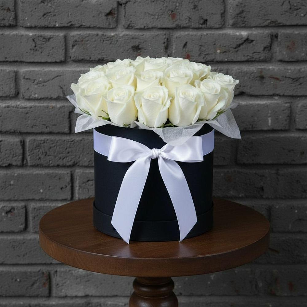 Цветочная композиция из Розы в шляпной коробке в Пыть-Яхе