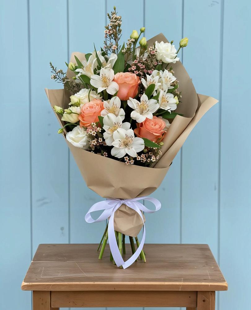 Букет цветов из: Альстромерии, Лизиантусы, Розы и Хризантемы в Пыть-Яхе